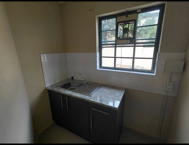 240M² OFFICE TO LET IN HALFWAY HOUSE
